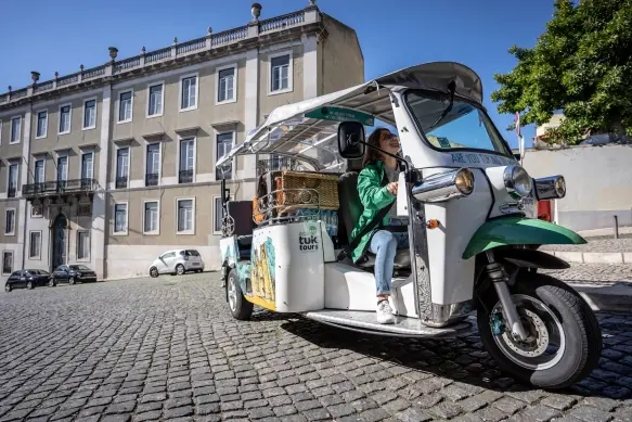 Tuk Tuk met zijn bestuurder