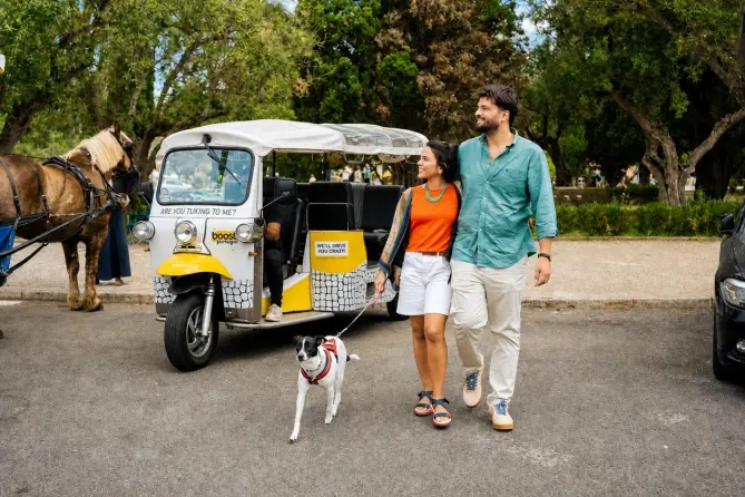The Most Romantic Tuk Tuk Tour in Lisbon: A Couples' Guide