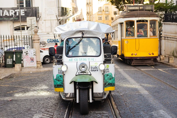 Follow the Tram 28 3