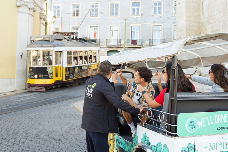 Follow the Tram 28 2