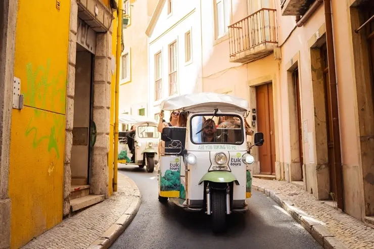 Explore Lisboa de Tuk Tuk: História e Miradouros 8