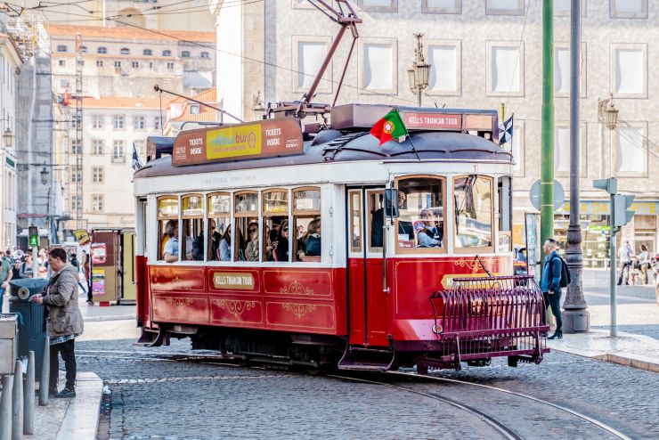 Follow the Tram 28 2