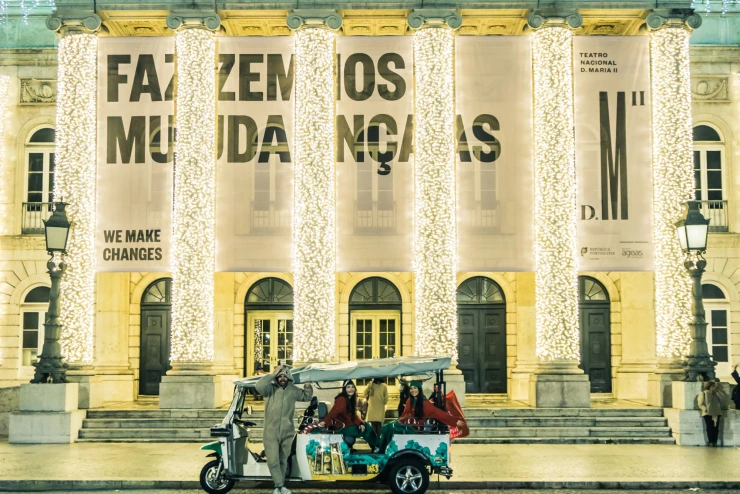 Christmas Lights Tuk-Tuk 12